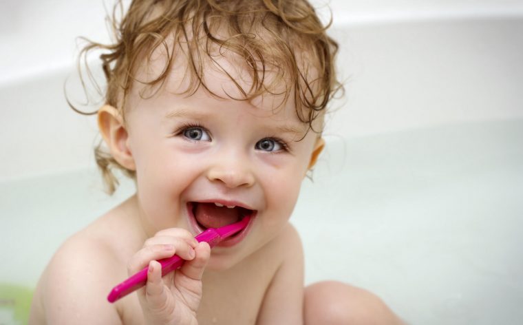 Дитяча стоматологія: міфи лікування молочних зубів
