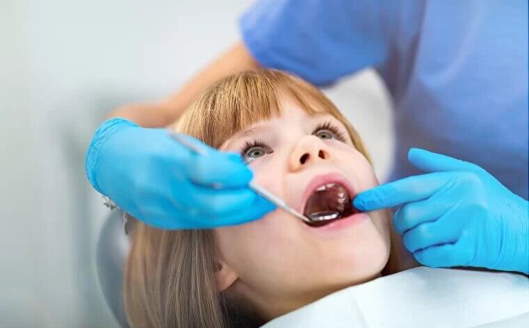 Перший візит до дитячого стоматолога